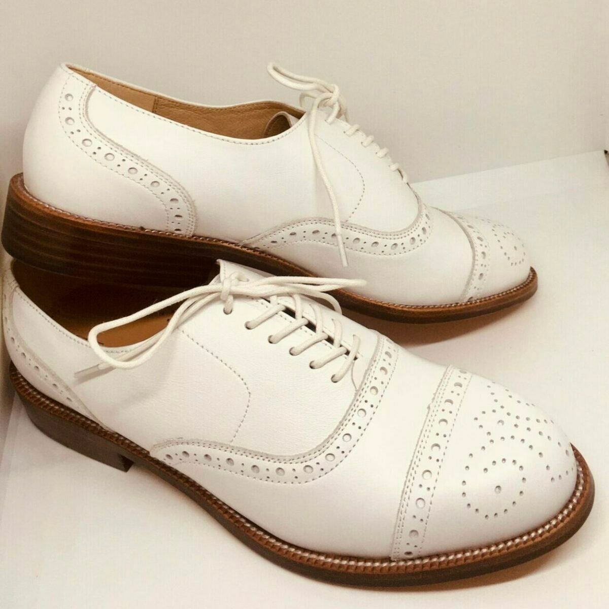 What to Wear with White Shoes — Easy Styling and Cleaning Tips for a Fresh Look
